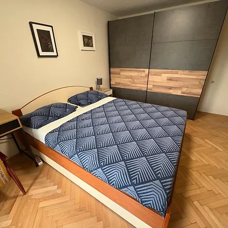 Peaceful 30 Meters From Sea! Apartamento Zadar